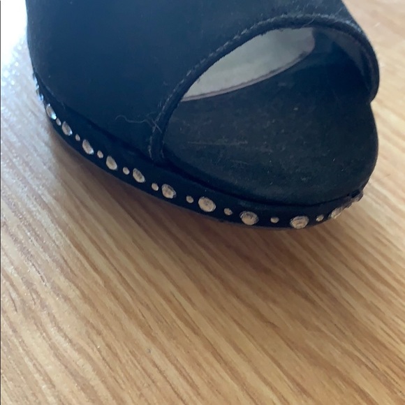 Black Heels - Picture 6 of 9